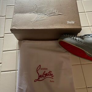 Gray red bottoms warn box and everything